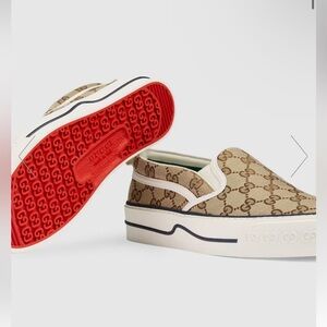 Gucci.  WOMEN'S GUCCI TENNIS 1977 SLIP-ON SNEAKER